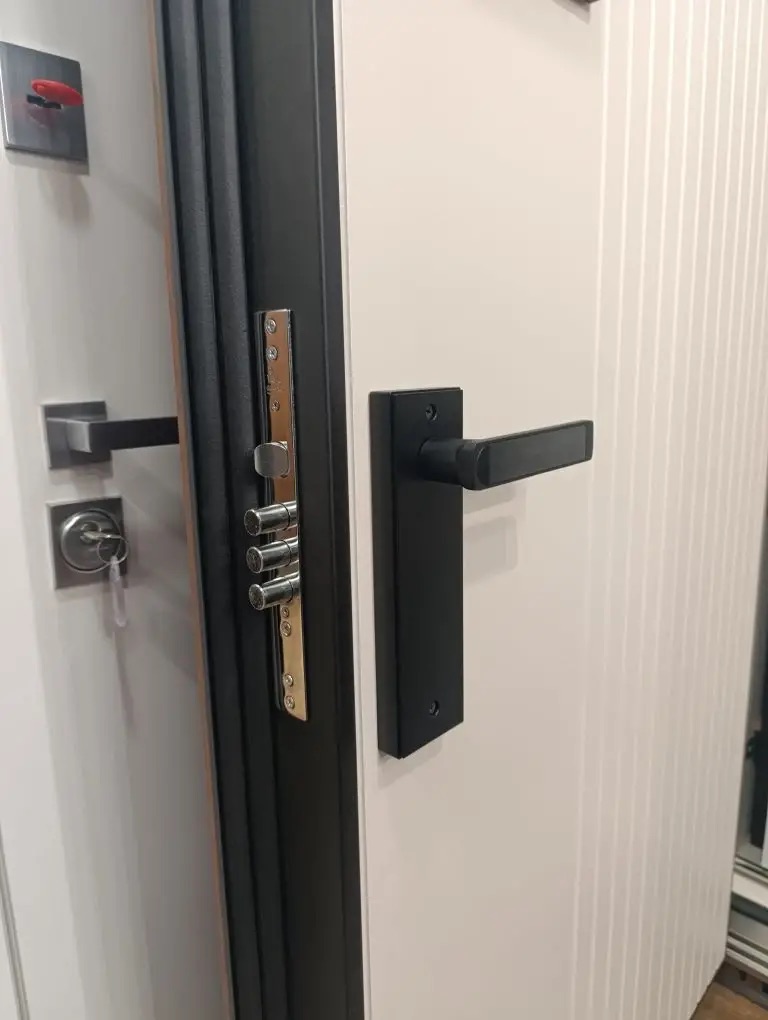 Входная дверь АСД "Матрикс" (биометрический замок Smart Lock H-11) Муар черный/Капучино